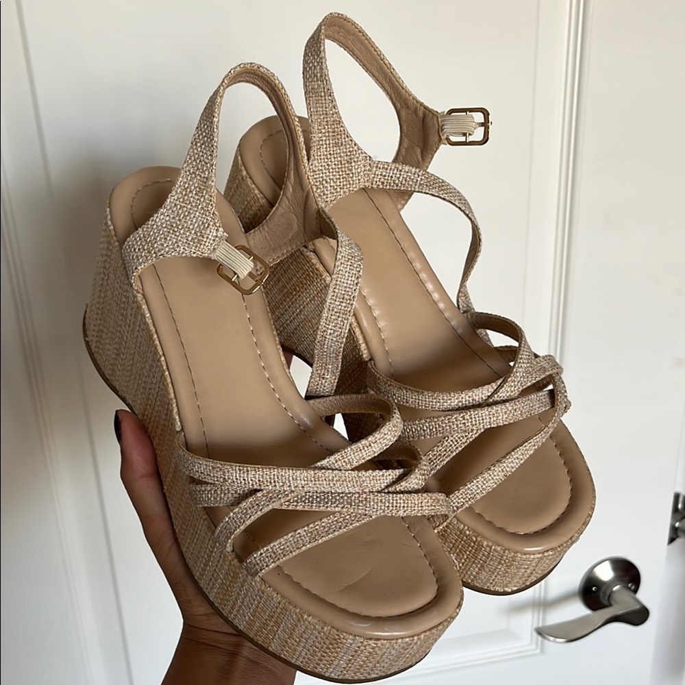 Elegant Tan Wedge Sandals